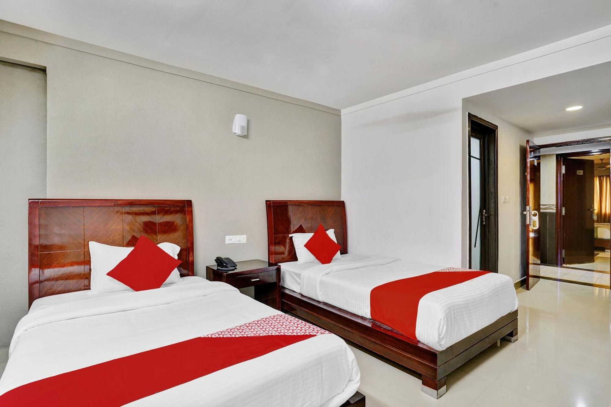 Hotel O Aec Residency Mararikulam Exterior photo